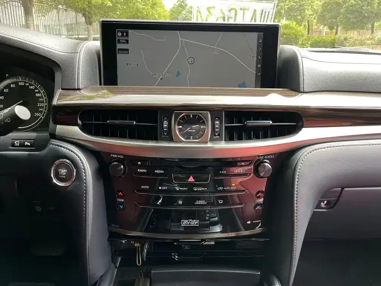 Lexus LX 570 Dynamic Luxury