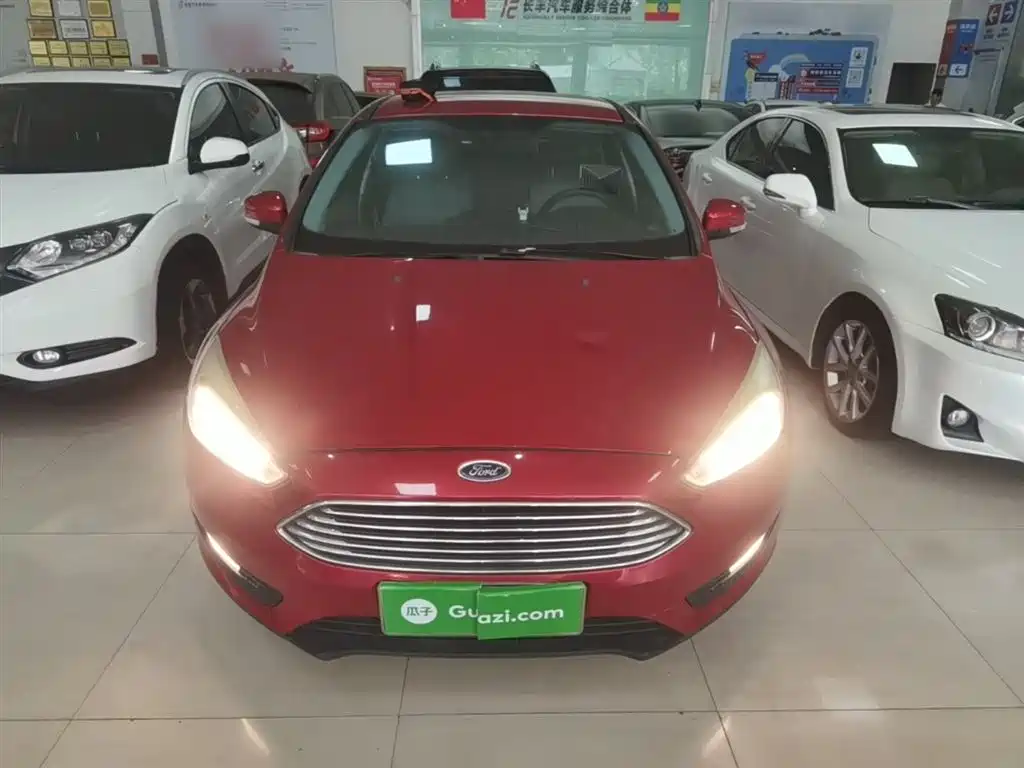 Focus Sedan 1.6 L Auto Comfort Smart Travel