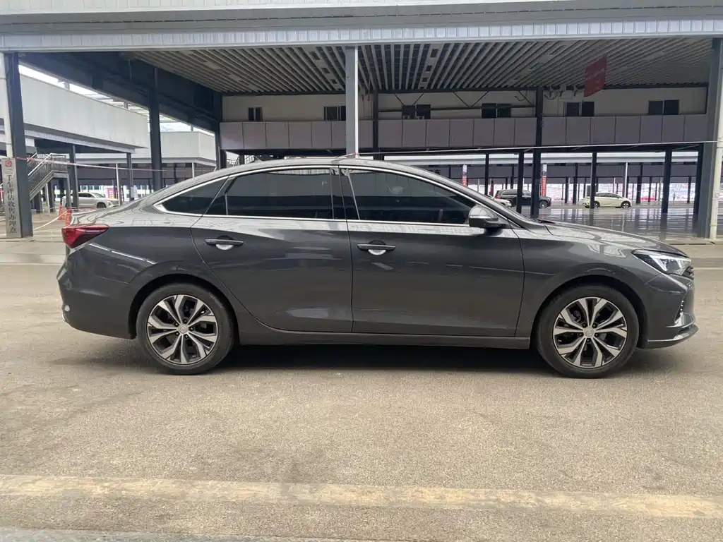 Eado PLUS Blue Whale NE 1.4 T GDI DCT Flagship