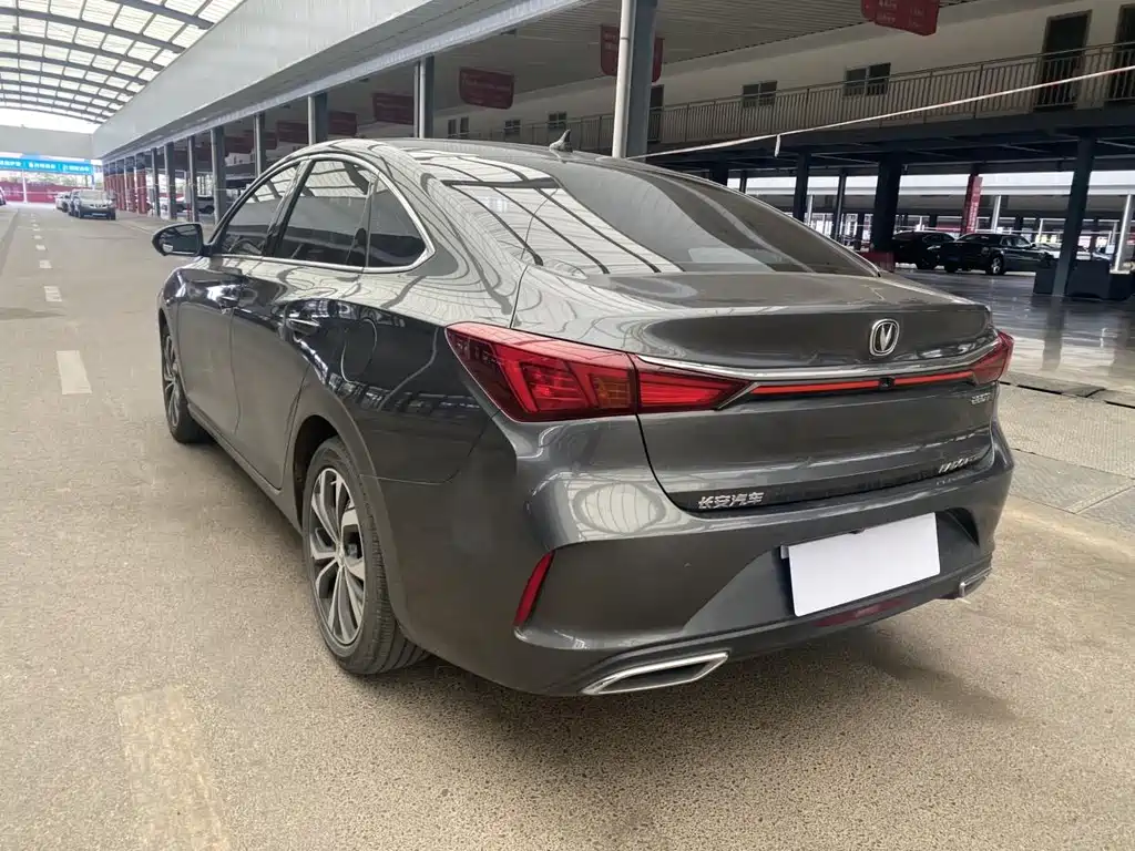 Eado PLUS Blue Whale NE 1.4 T GDI DCT Flagship