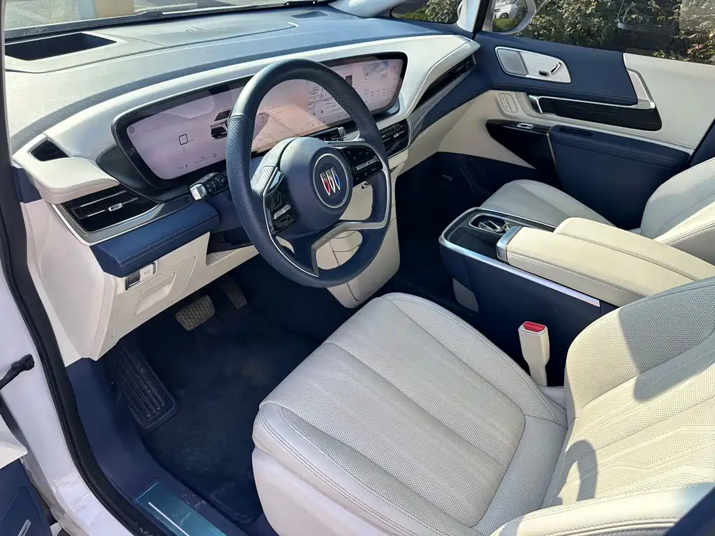 Century 2.0 T 6-seat Heritage