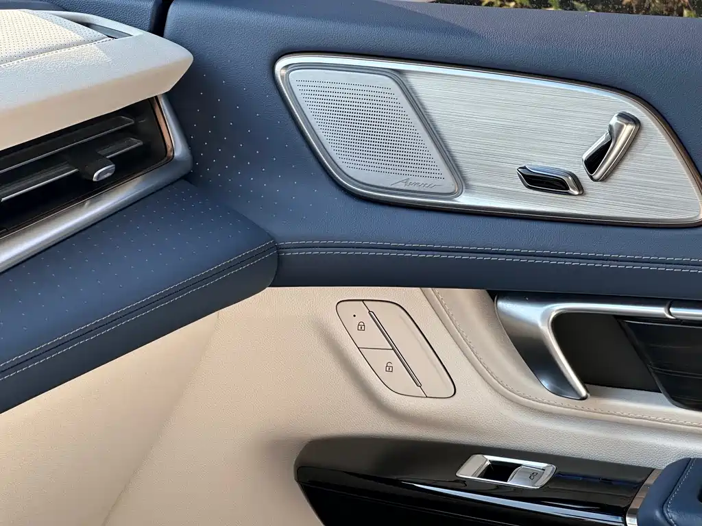 Century 2.0 T 6-seat Heritage
