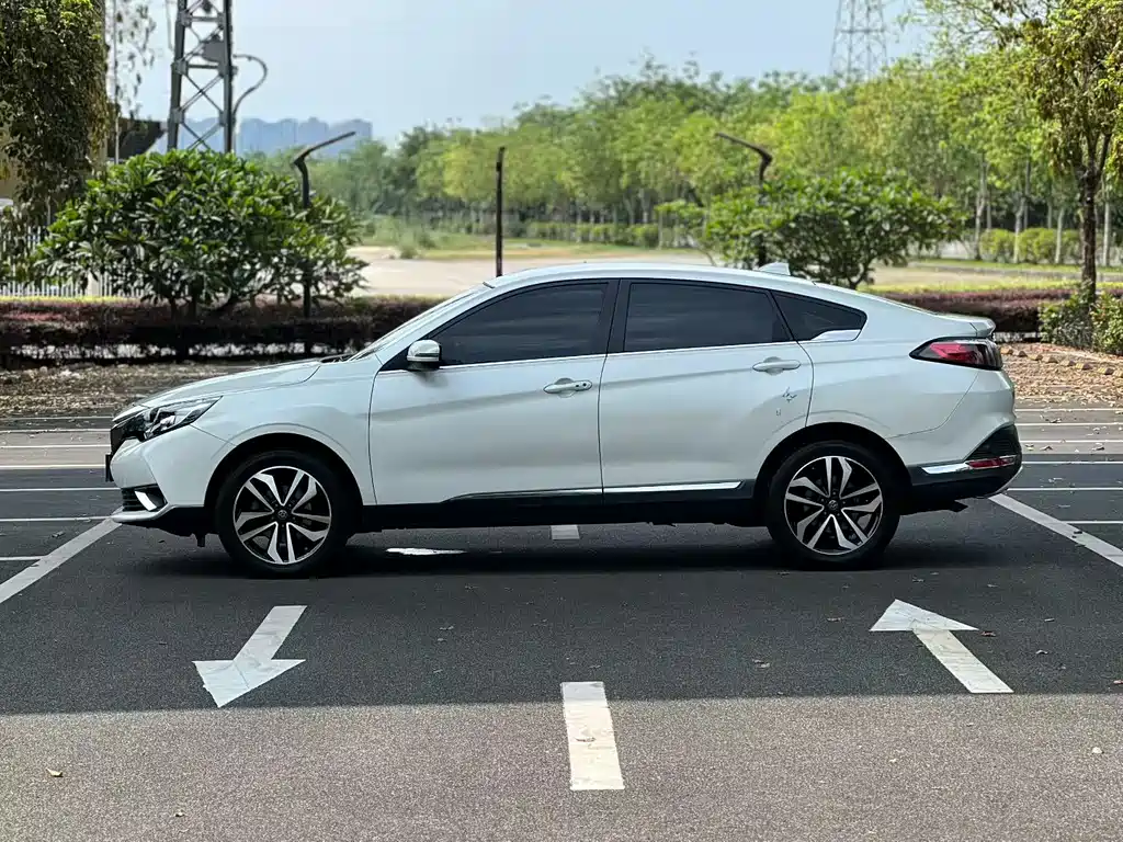 Venucia T90 启辰T90 2018款 2.0 L CVT智联风尚版 国V
