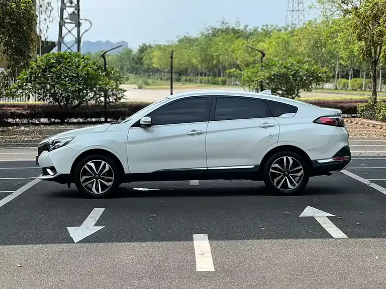 Venucia T90 启辰T90 2018款 2.0 L CVT智联风尚版 国V