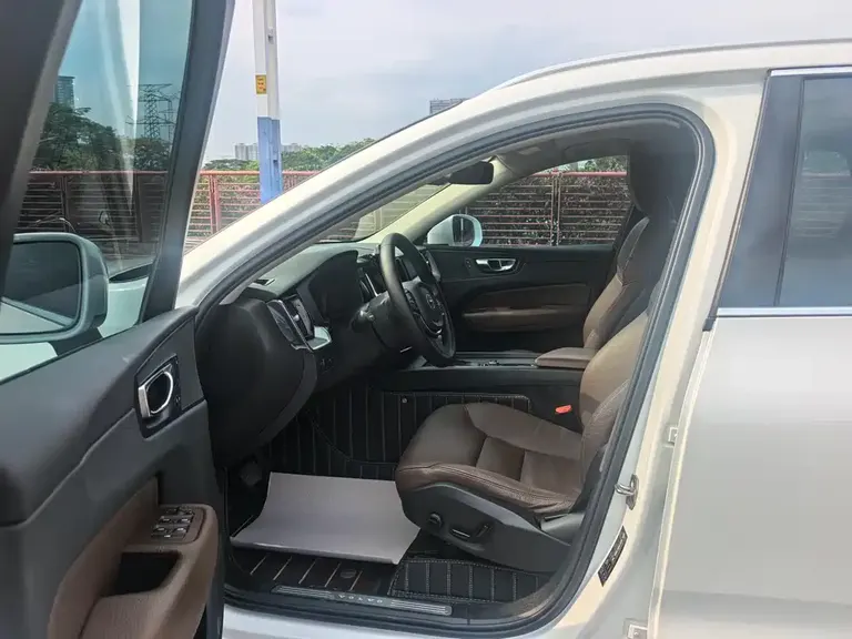 Volvo XC60 T5 4 WD Smart Ease CN-VI