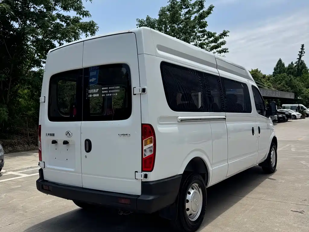 Xintu V80 2.5 T Classic6-speed Manual Aoyuntong LWB Mid Roof 7-seat