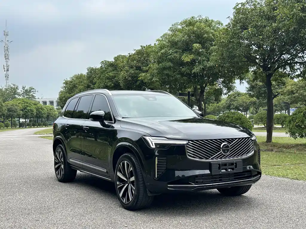 Volvo XC90 PHEV Facelift T8 Smart Supreme Luxury 7-seat