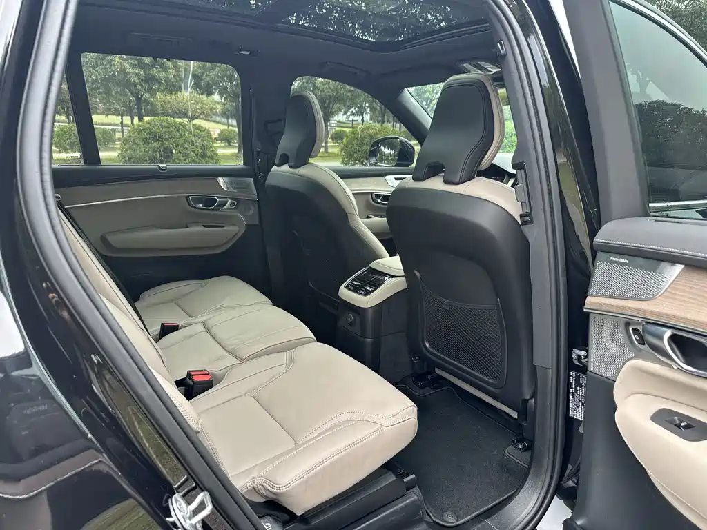 Volvo XC90 PHEV Facelift T8 Smart Supreme Luxury 7-seat