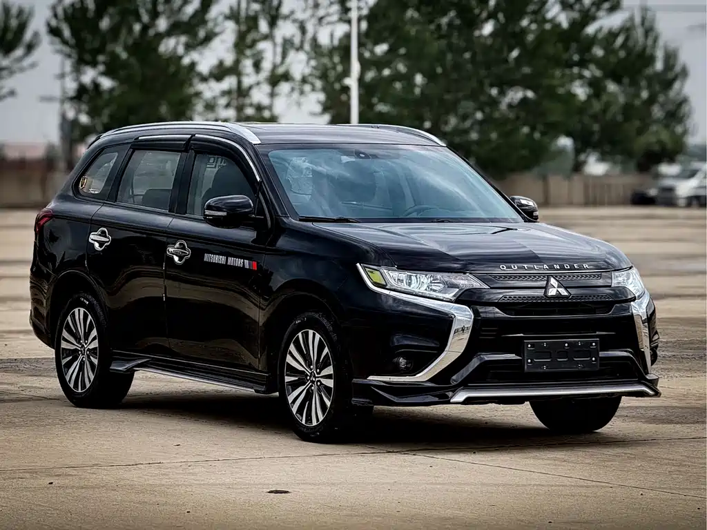 Outlander 欧蓝德 2021款 2.0 L 两驱曜动版 5座