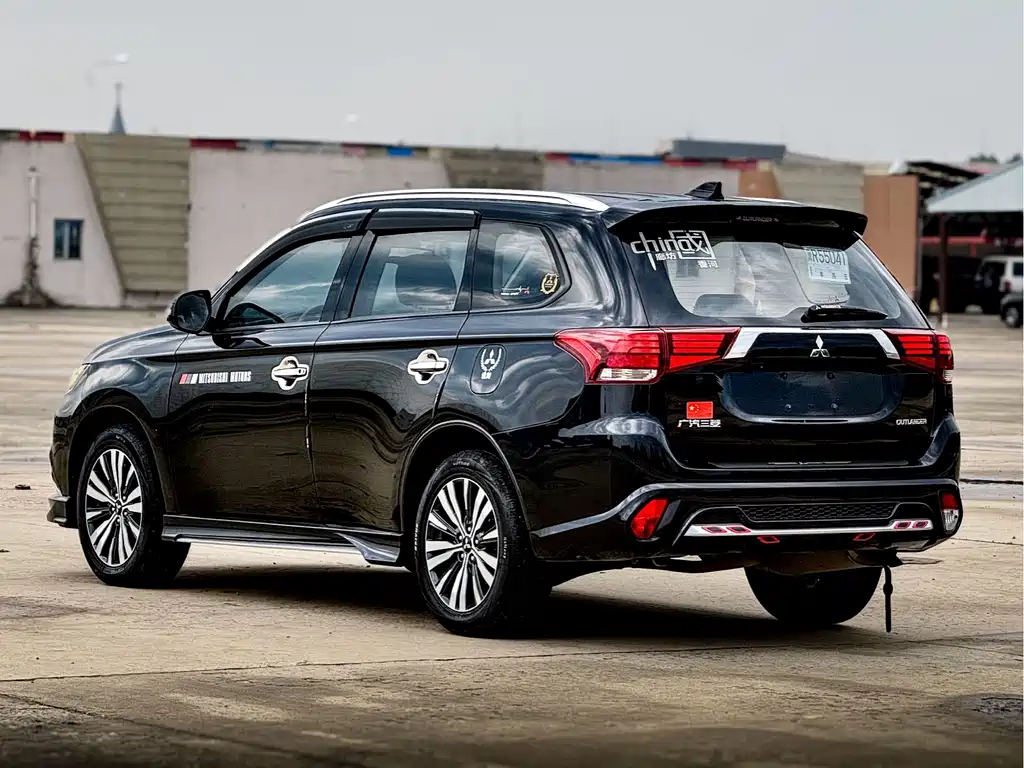 Outlander 欧蓝德 2021款 2.0 L 两驱曜动版 5座