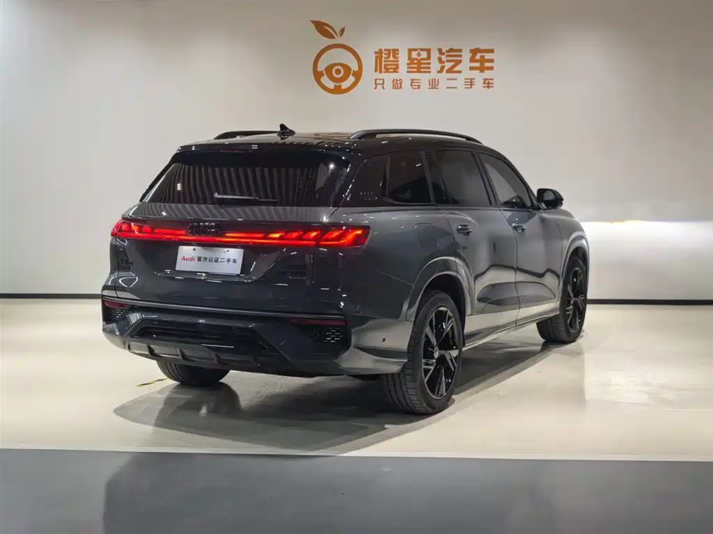 Audi Q6 奥迪Q6 2024款 45 TFSI quattro 影武士版 6座