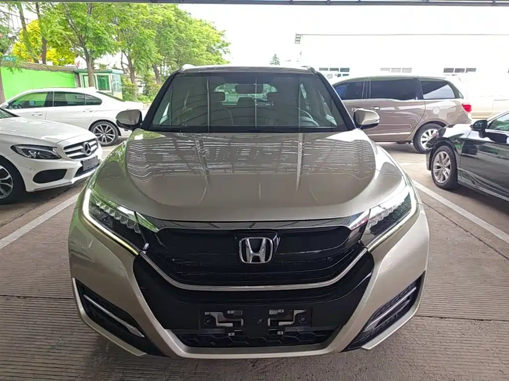 Honda UR-V 370 TURBO 4 WD Premium CN-V