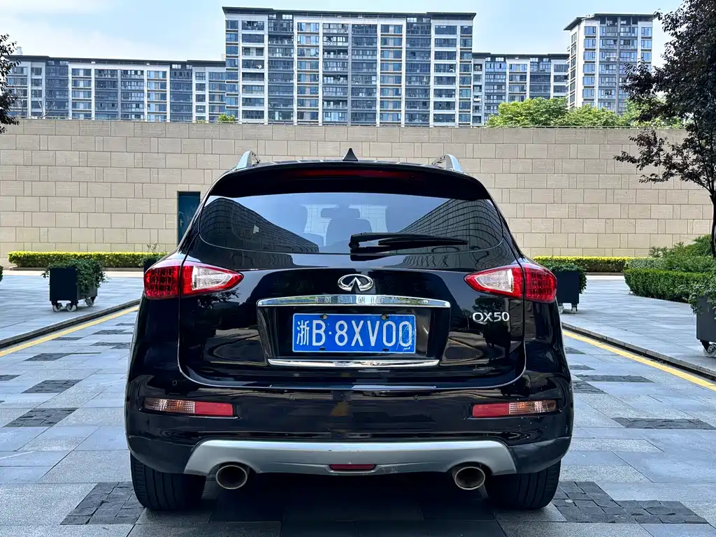 Infiniti QX50 2.5 L Joy