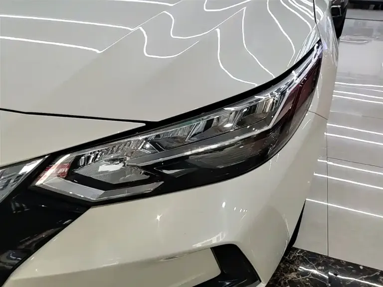 Nissan Sylphy 1.6 L XL CVT Smart Enjoyment