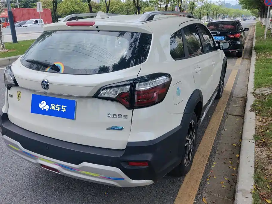 Venucia T70 启辰T70 2019款 2.0 L CVT睿享运动版 国V