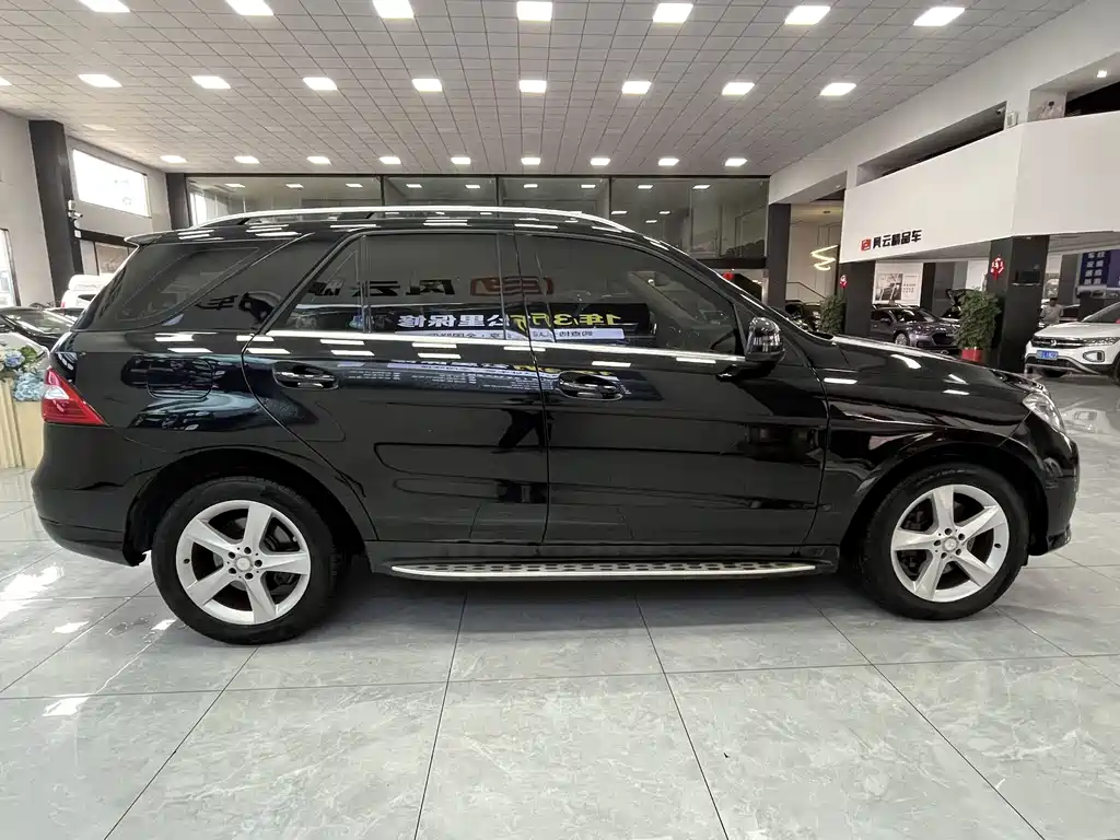 Mercedes-Benz M-Class ML 320 4 MATIC