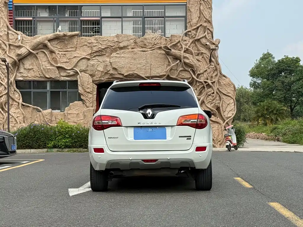 Koleos (Import) 2.5 L 4 WD Comfort