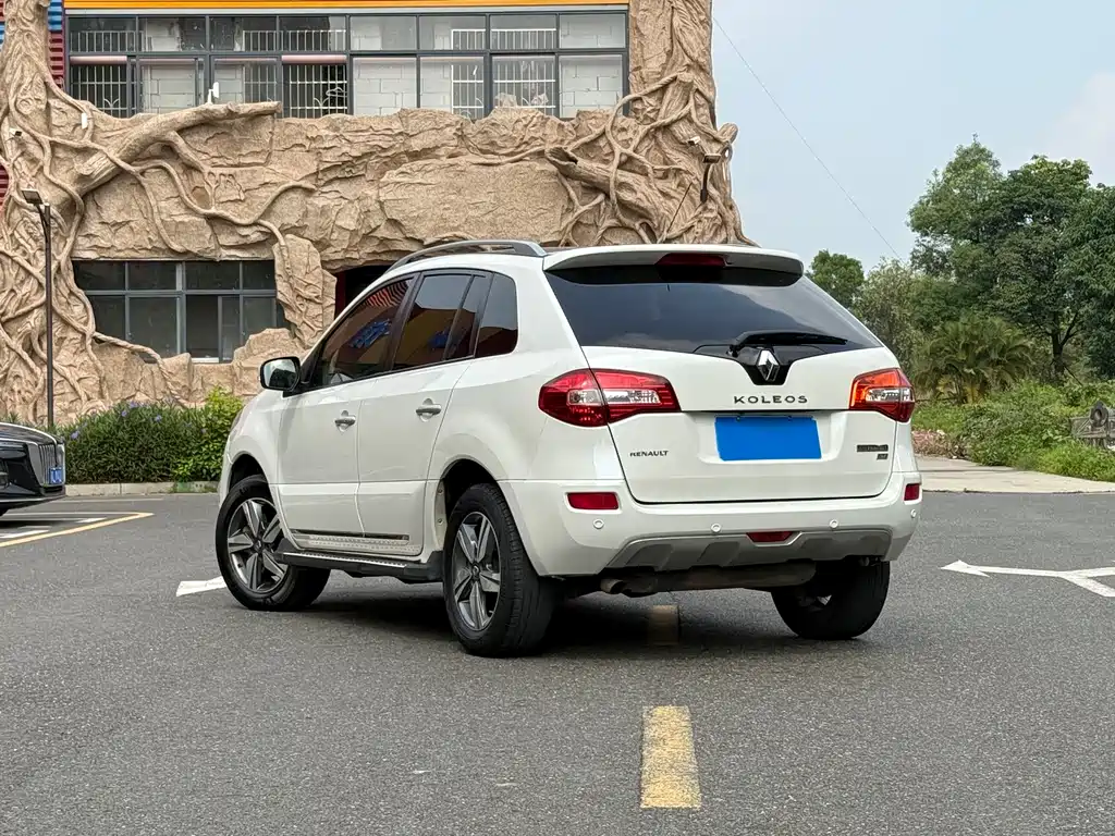 Koleos (Import) 2.5 L 4 WD Comfort