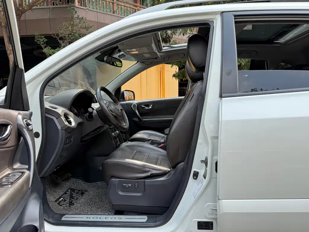 Koleos (Import) 2.5 L 4 WD Comfort