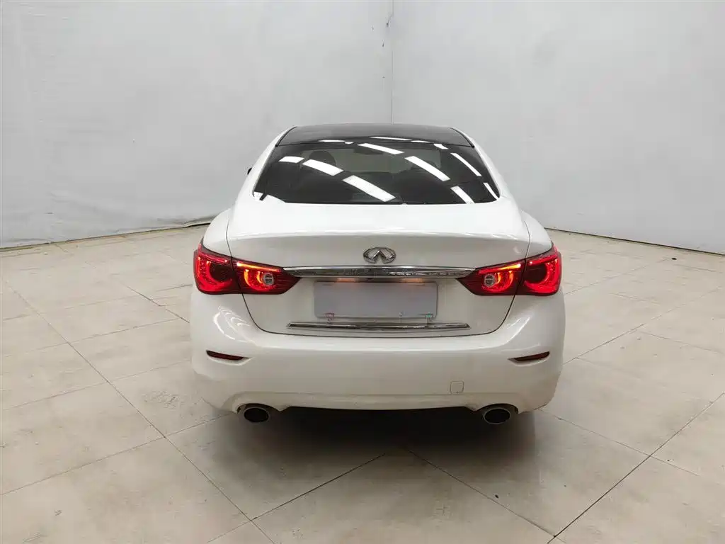 Infiniti Q50 L 2.0 T Luxury