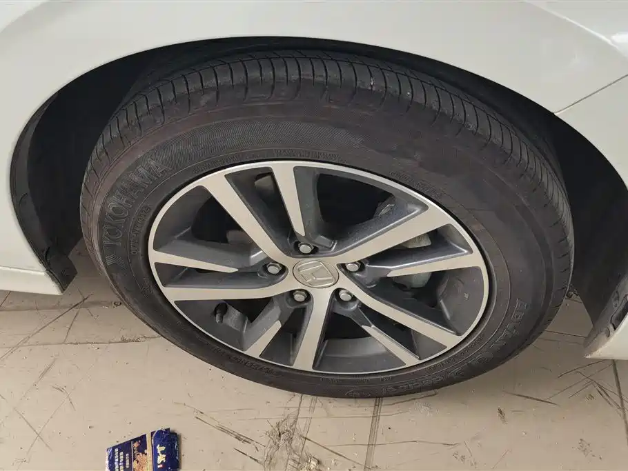 Integra 240 TURBO CVT Tech