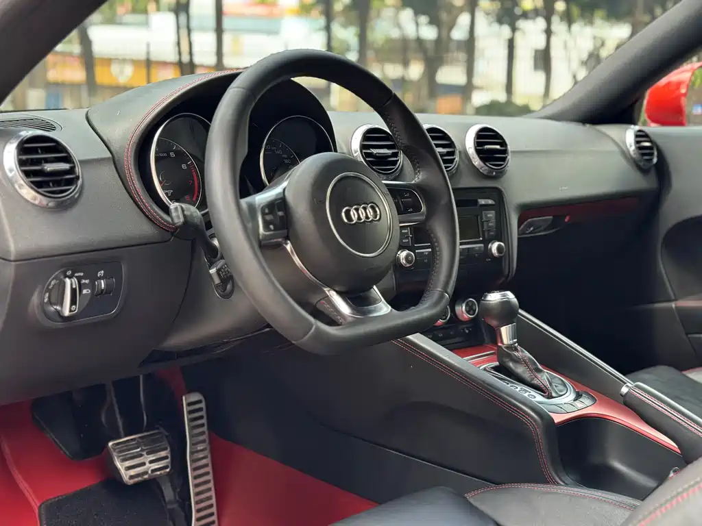 Audi TT 奥迪TT 2013款 TT Coupe 45 TFSI 彩色梦幻版
