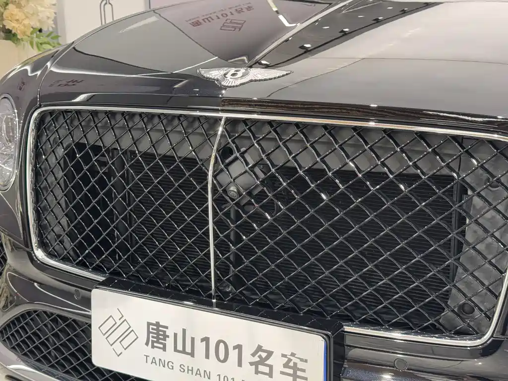 Bentayga 4.0 T V8 LWB Range