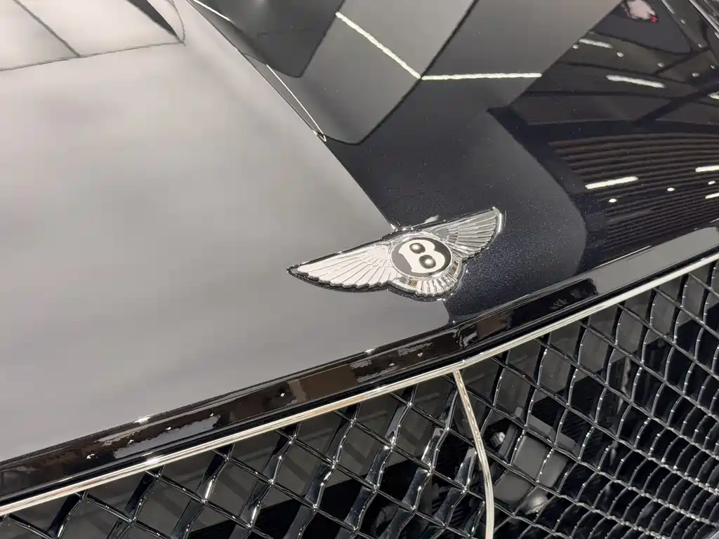 Bentayga 4.0 T V8 LWB Range