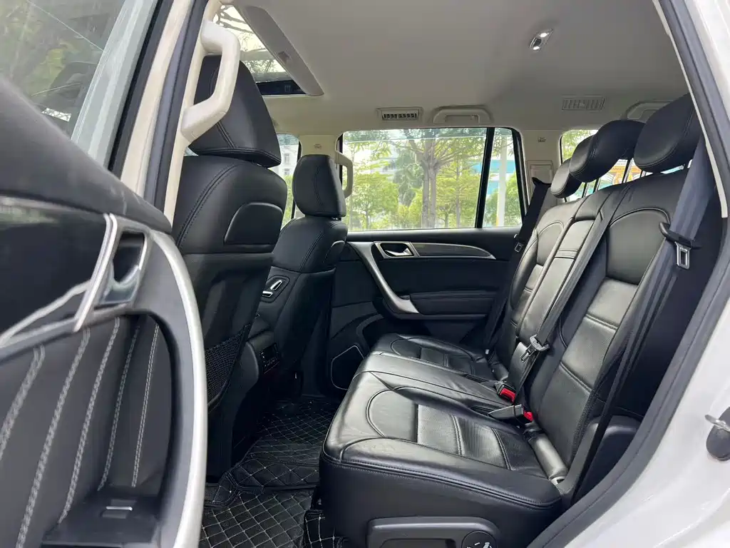 Haval H9 哈弗H9 2016款 2.0 T 四驱尊贵型 7座