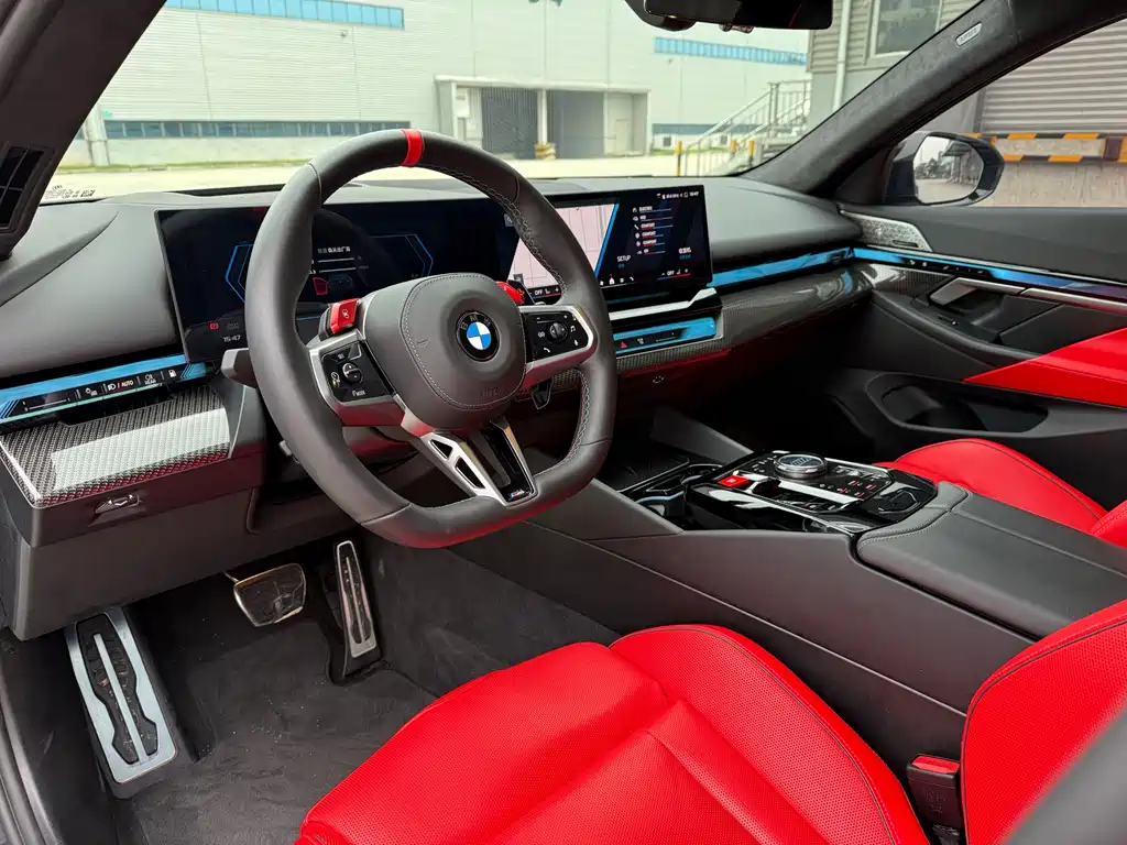 BMW M5 NEV