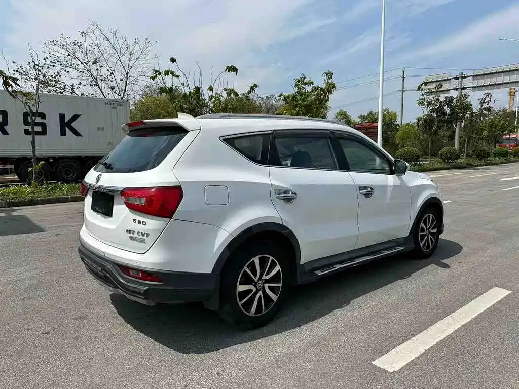 Fengguang 580 Facelift 1.5 T CVT Comfort