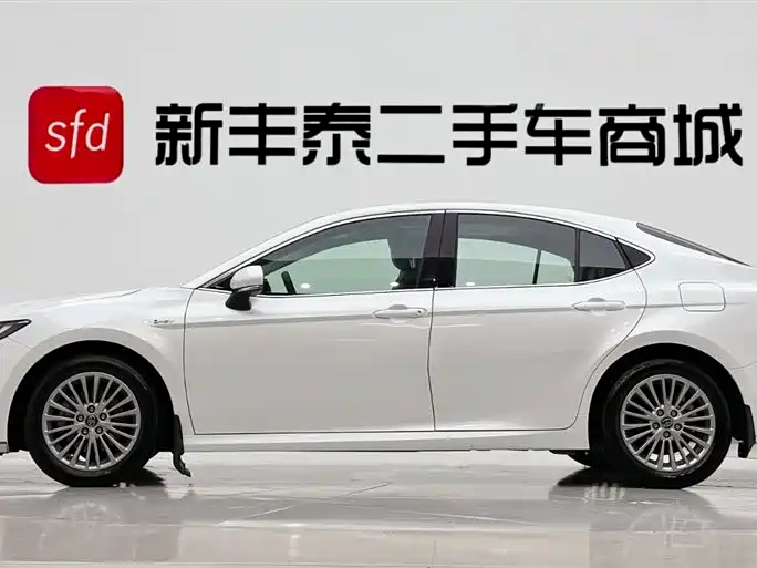 Camry Dual Engine 2.0 HE Elite