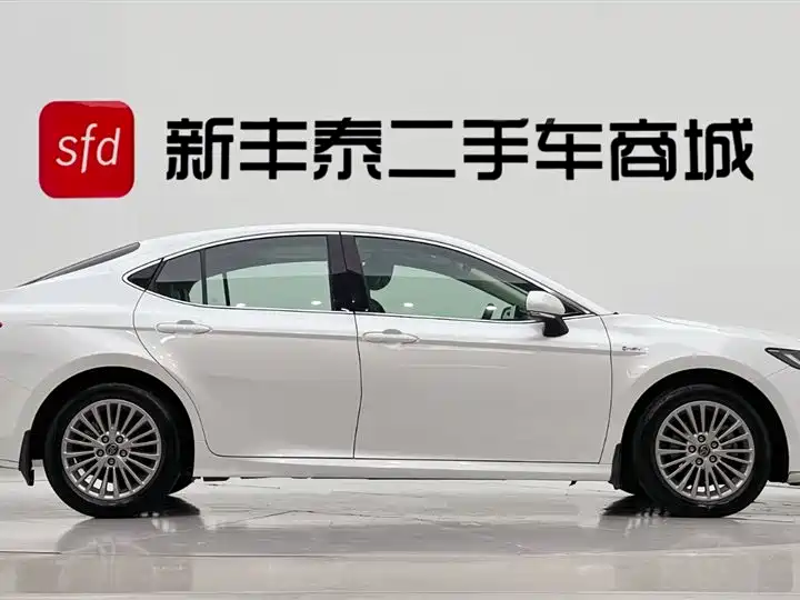 Camry Dual Engine 2.0 HE Elite
