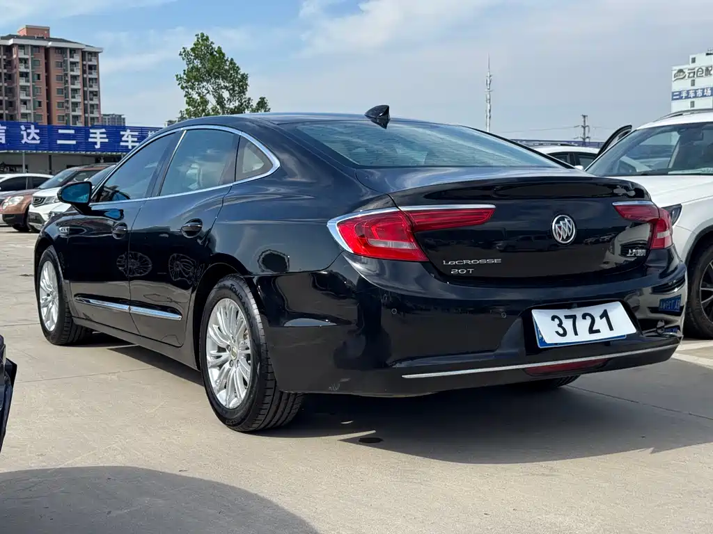 LaCrosse Facelift 20 T Leading