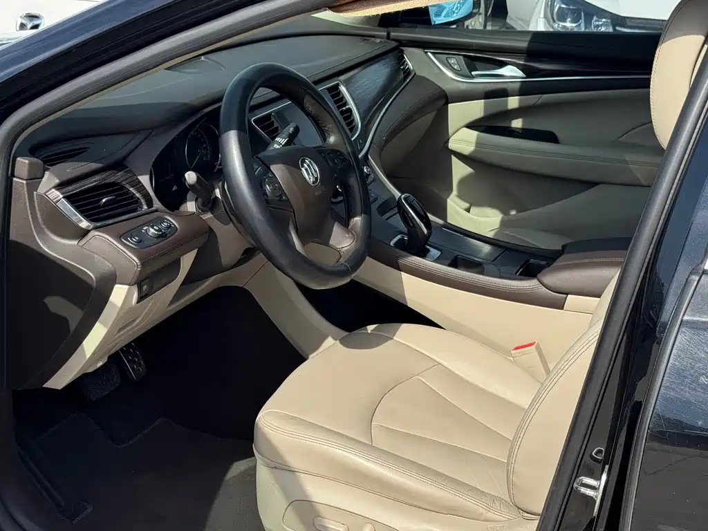 LaCrosse Facelift 20 T Leading