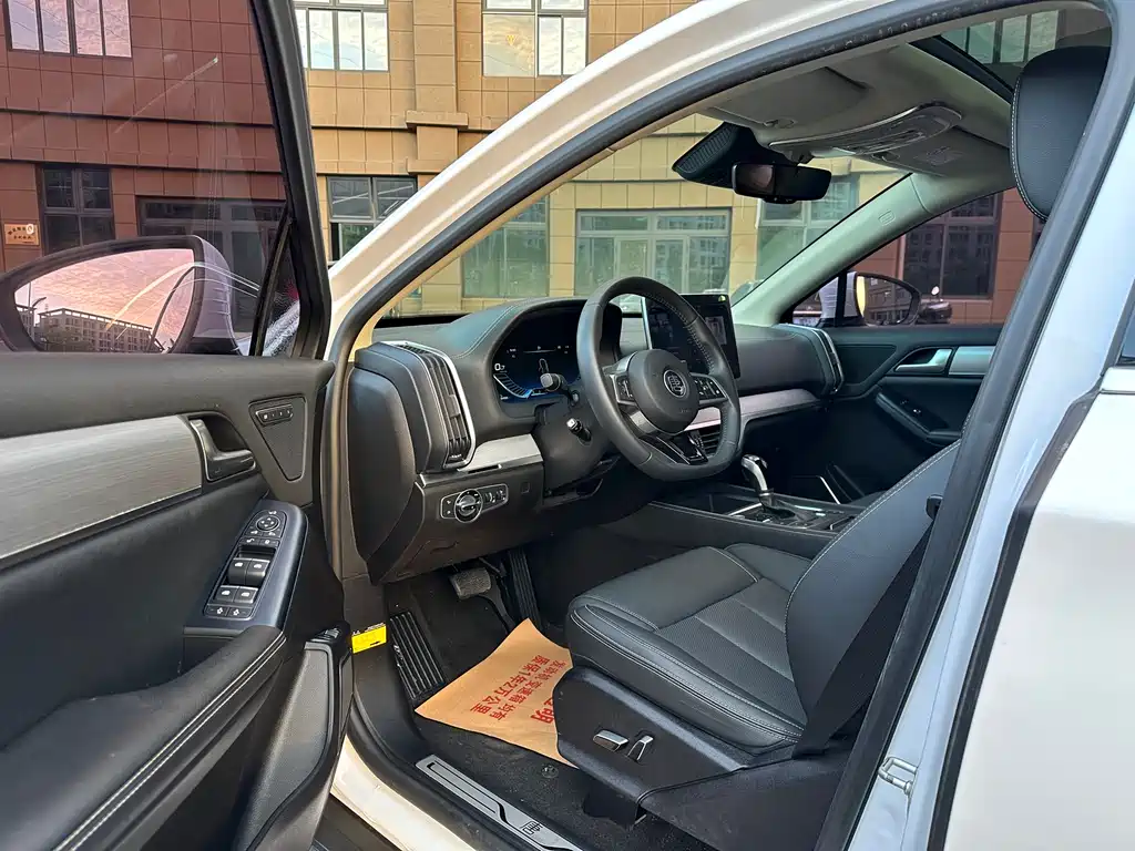 Tang 2.0 T Auto Connected Honored 7-seat CN-VI