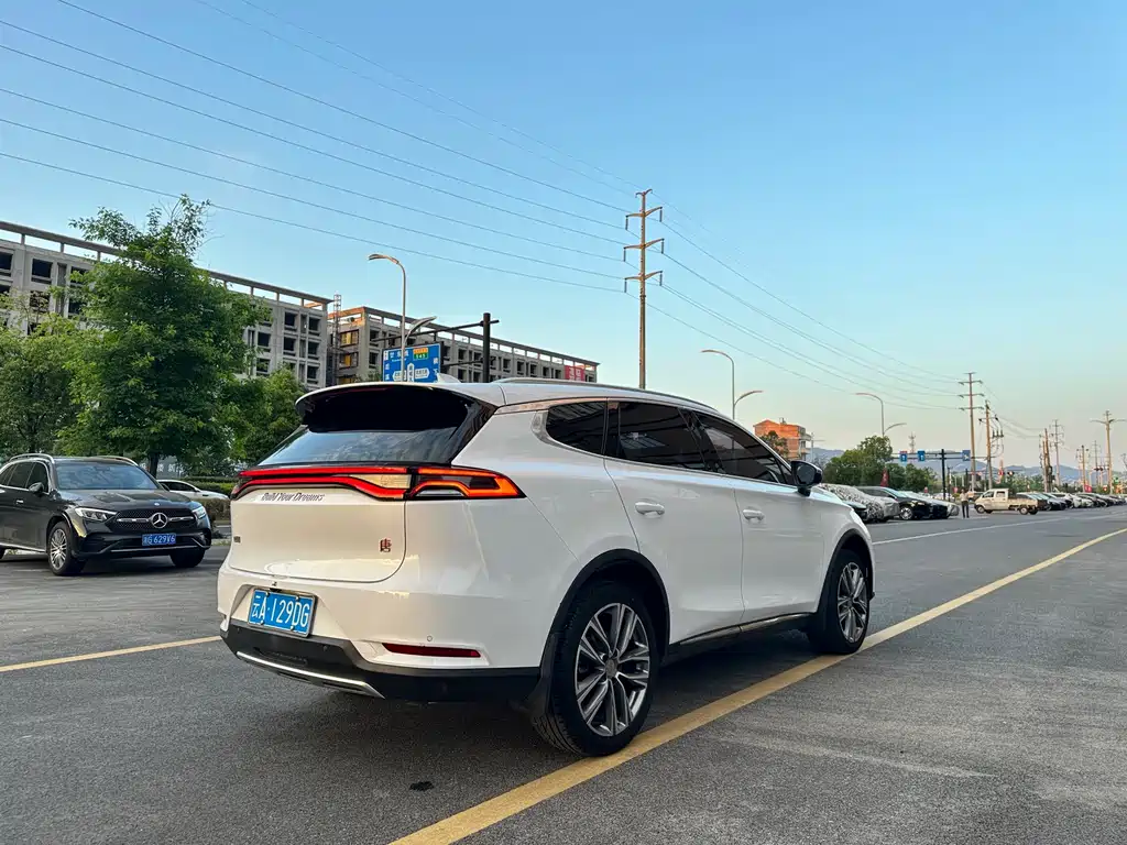 Tang 2.0 T Auto Connected Honored 7-seat CN-VI