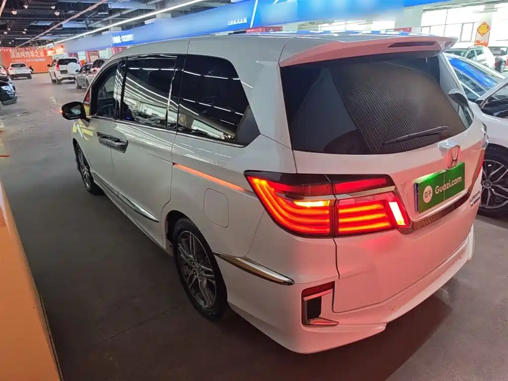Elysion 2.0 L Hybrid Luxury
