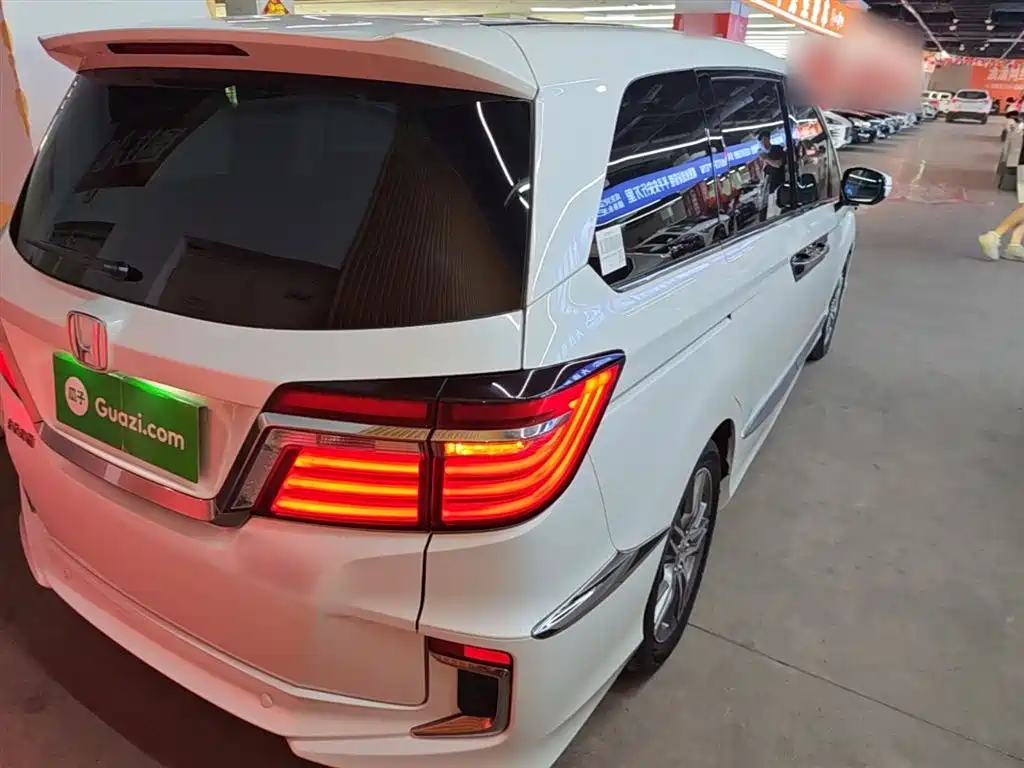 Elysion 2.0 L Hybrid Luxury