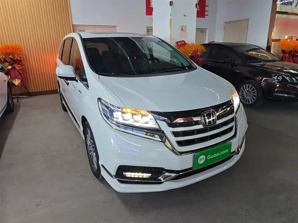 Elysion 2.0 L Hybrid Luxury