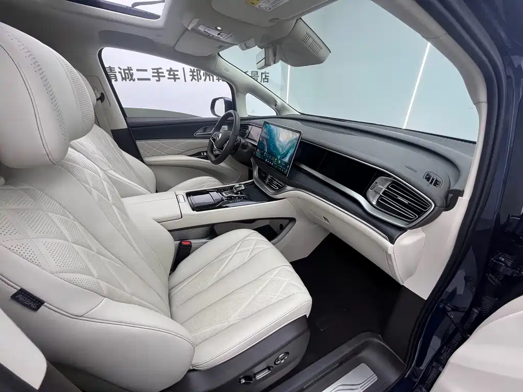 Denza D9 DM-i Smart Drive 1020 4 WD Flagship