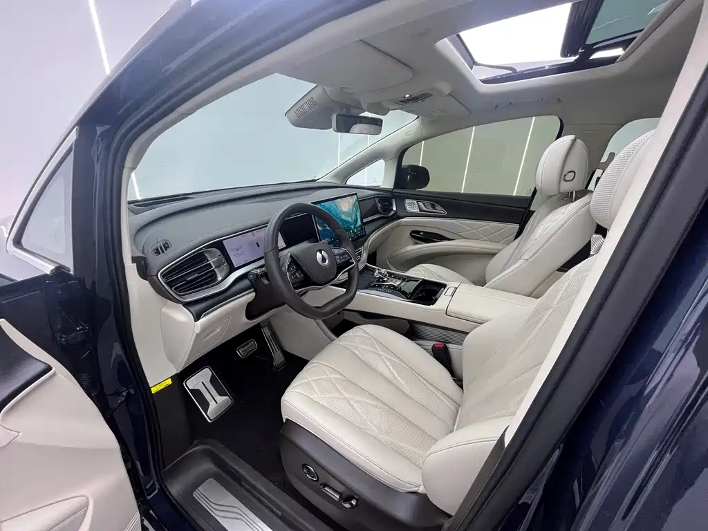 Denza D9 DM-i Smart Drive 1020 4 WD Flagship