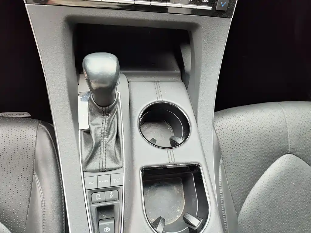 Avalon 2.5 L Luxury