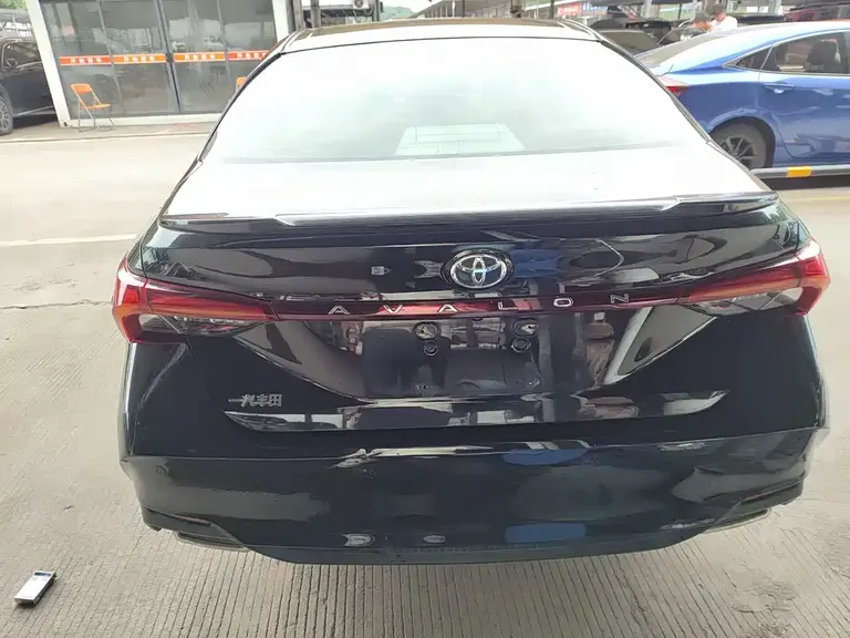 Toyota Avalon 2.5 L Luxury