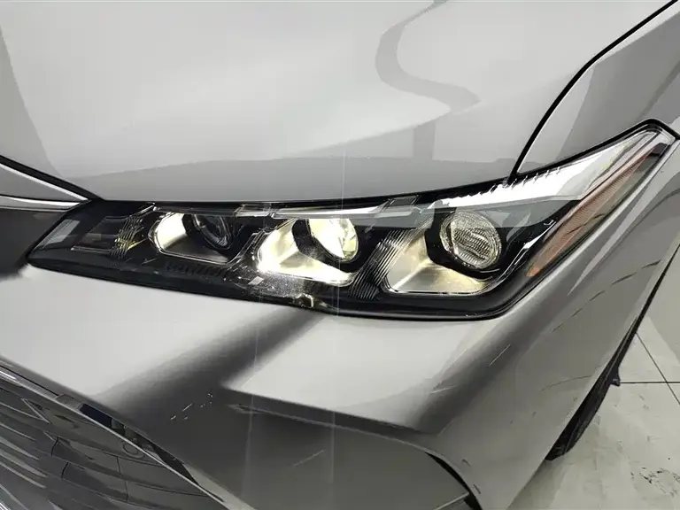 Toyota Avalon 2.0 L Progressive CN-VI