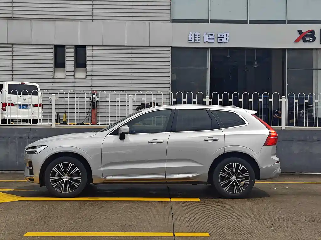 Volvo XC60 B5 4 WD Smart Vision Luxury
