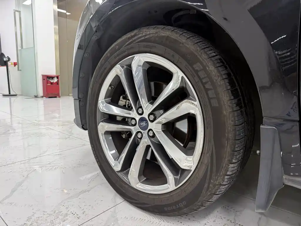Edge EcoBoost 245 2 WD Sport 7-seat