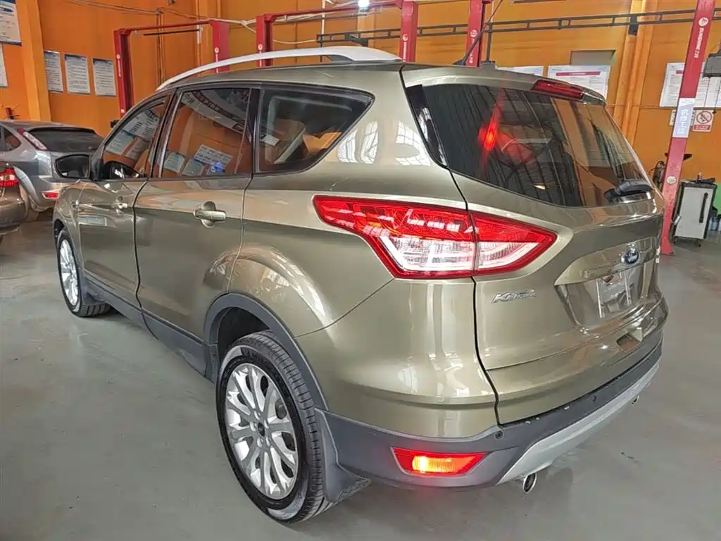 Kuga 1.6 L GTDi 2 WD Comfort