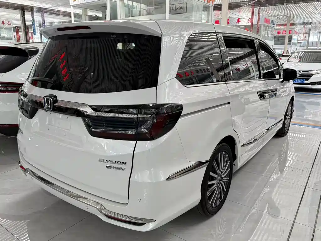 Elysion 2.0 L e:HEV Luxury Early Enjoyment