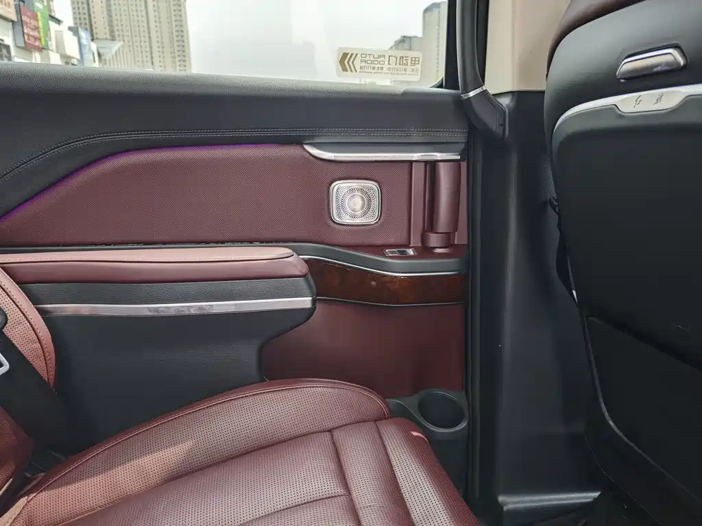 Hongqi HQ9 2.0 T Connected Flagship Enjoyment